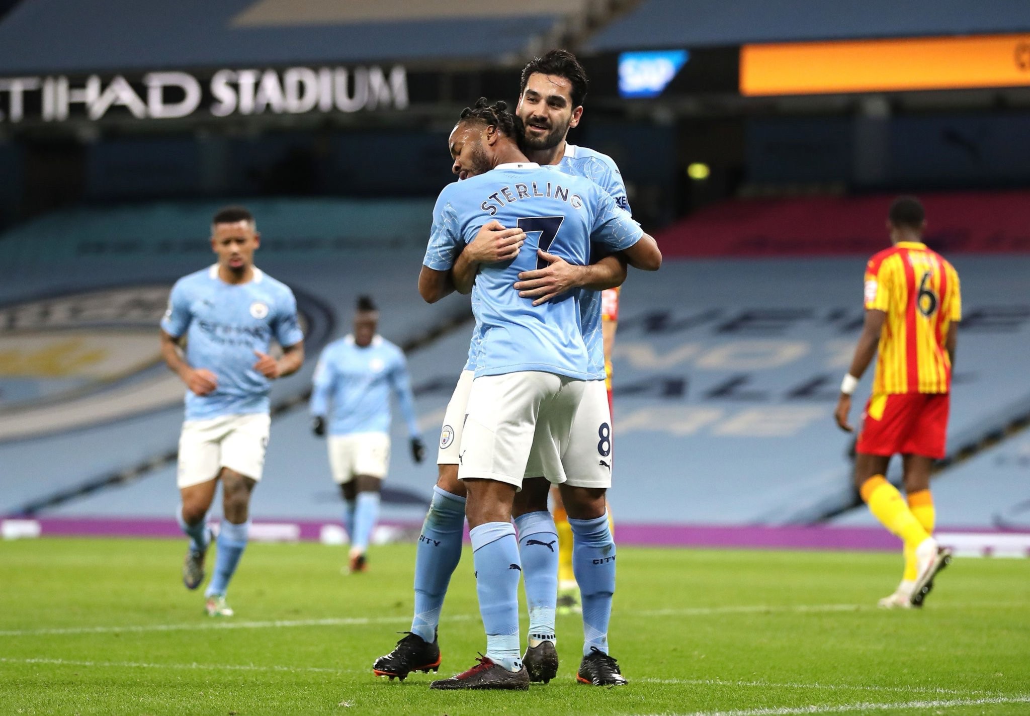 的对抗中尤 的对抗中尤